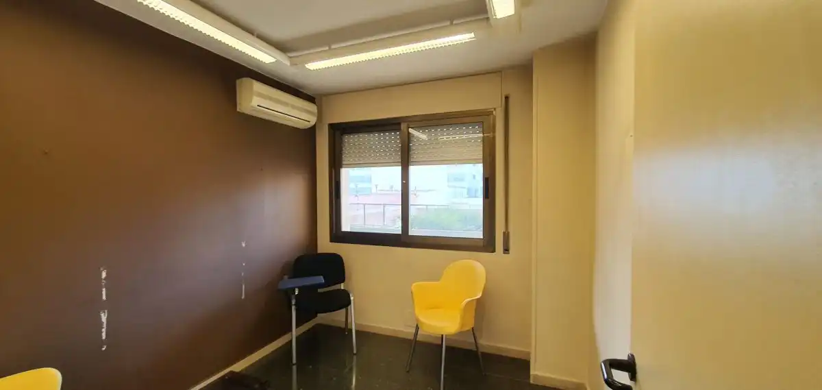 Büro zum Verkauf in Tarragona mit Klimaanlage, Heizung und Terrasse