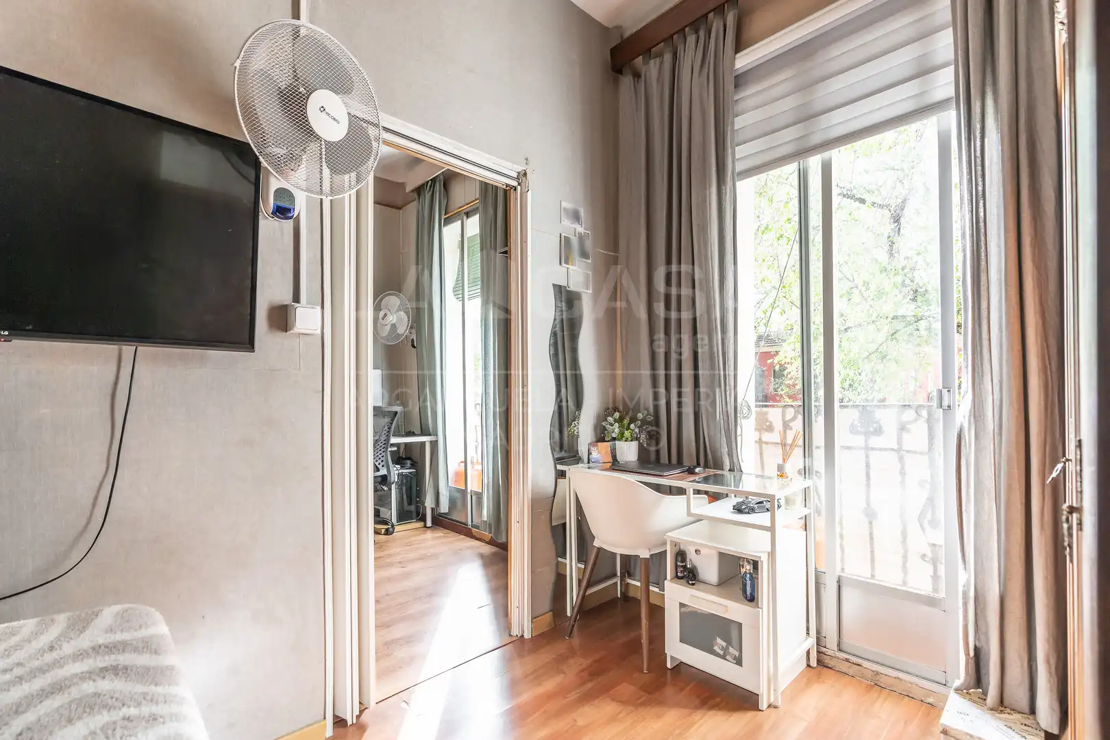 Habitación de Piso en venta en Madrid con Balcón