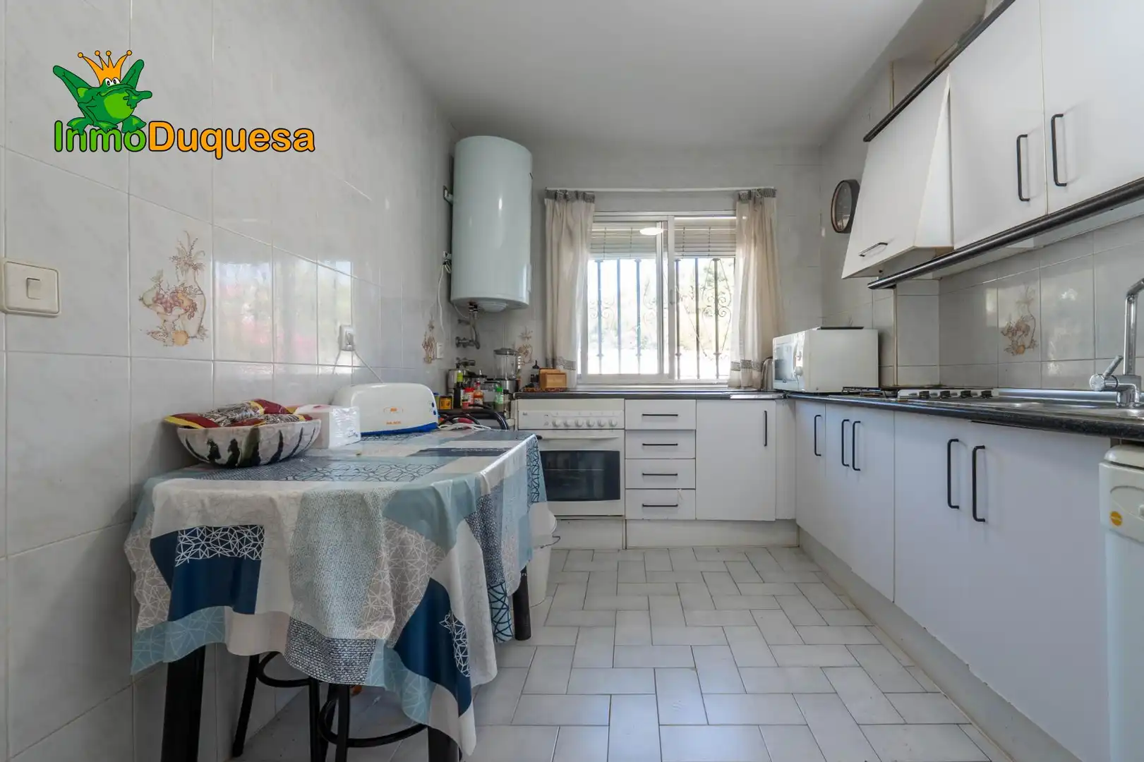 Kitchen of Detached homes for sale in Almuñécar  with Private garden, Terrace and Storage room