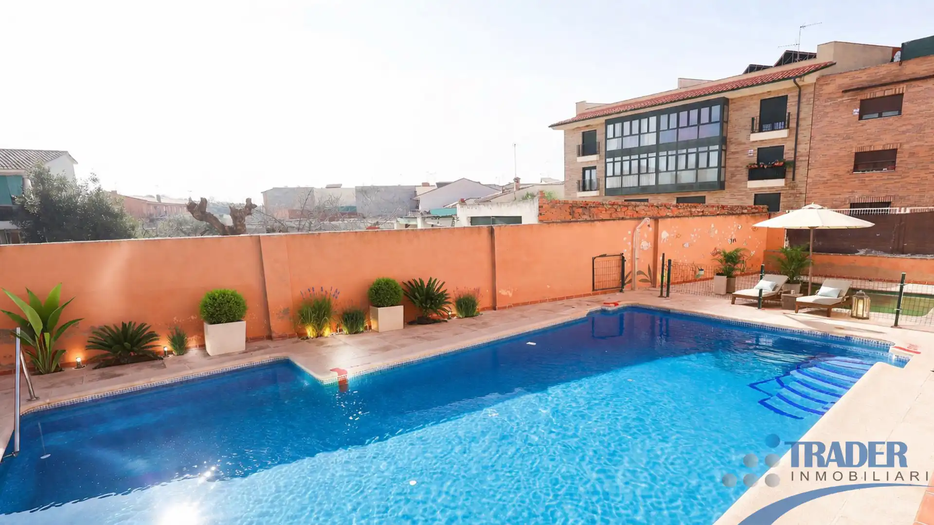 Piscina de Piso en venta en Camarena con Jardín privado, Terraza y Trastero