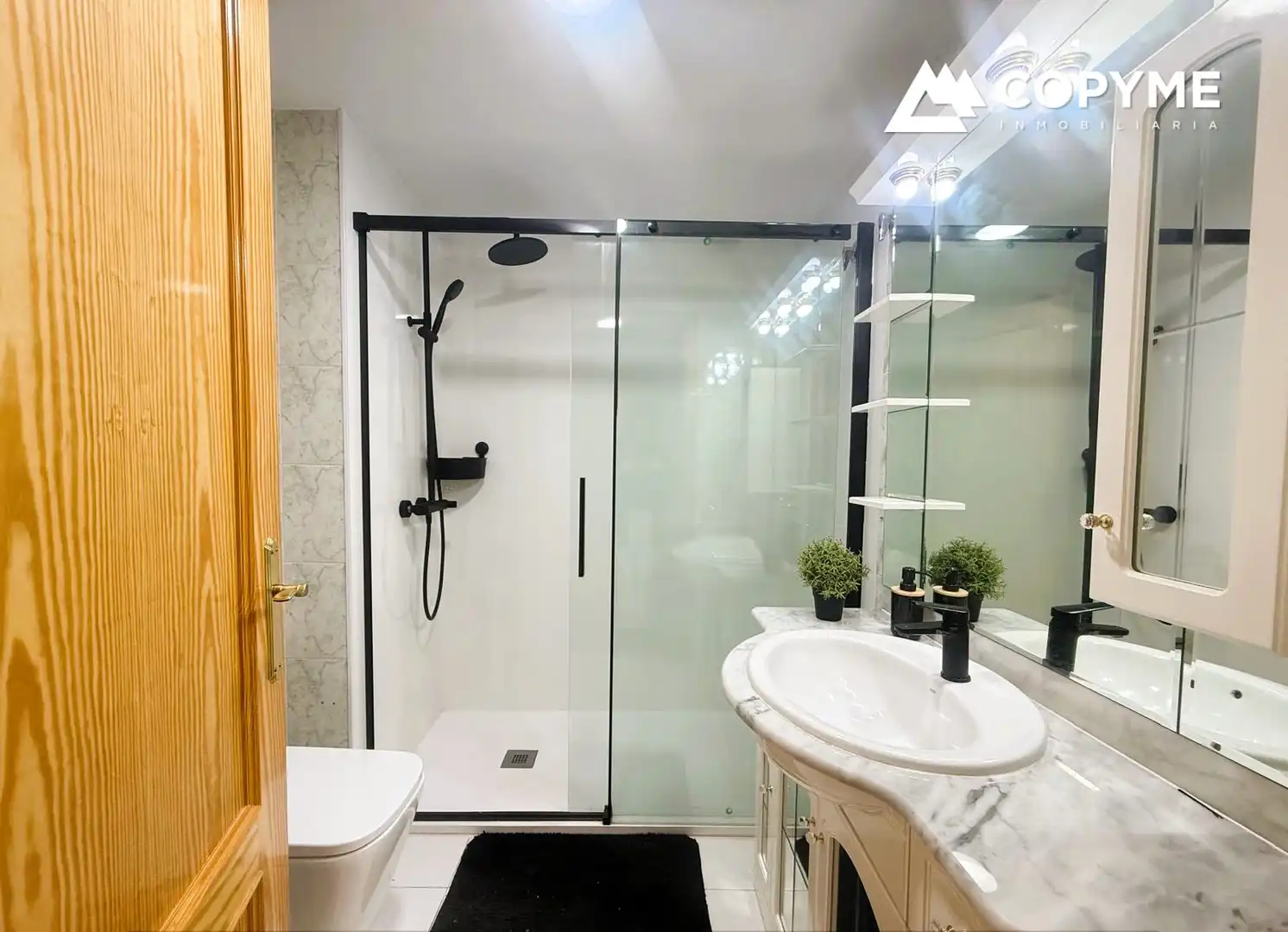 Baño de Piso en venta en Torrijos con Aire acondicionado, Calefacción y Amueblado