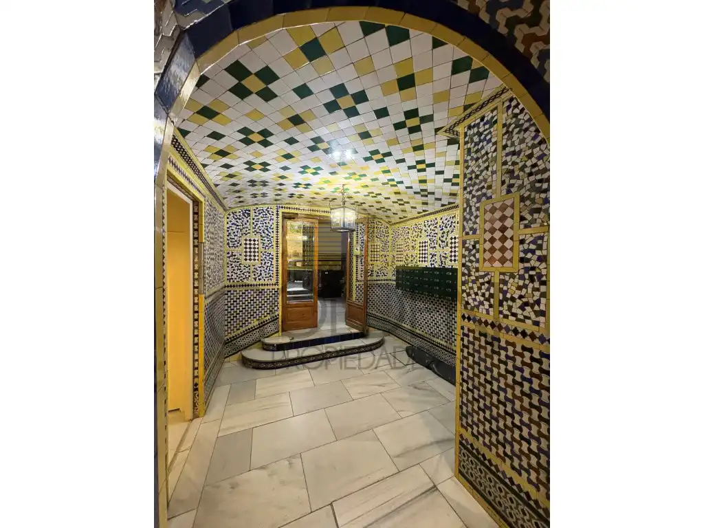 Piso en venta en Calle Alfonso Xii, Jerónimos