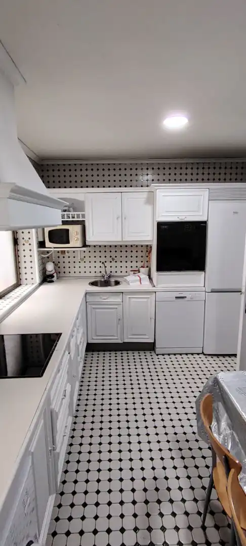 Kitchen of Flat for sale in Salamanca  with Heating, Parquet flooring and Furnished