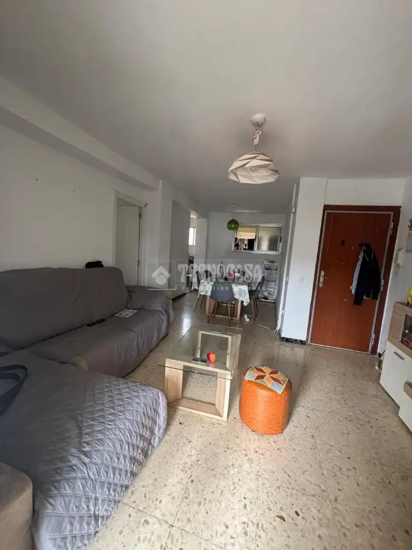 Sala de estar de Piso en venta en Alcalá de Guadaira con Aire acondicionado y Balcón