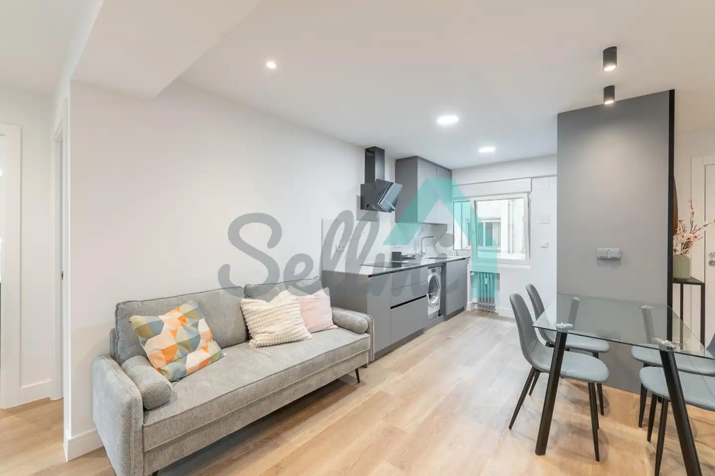 Living room of Flat for rent in Oviedo   with Heating, Terrace and Furnished
