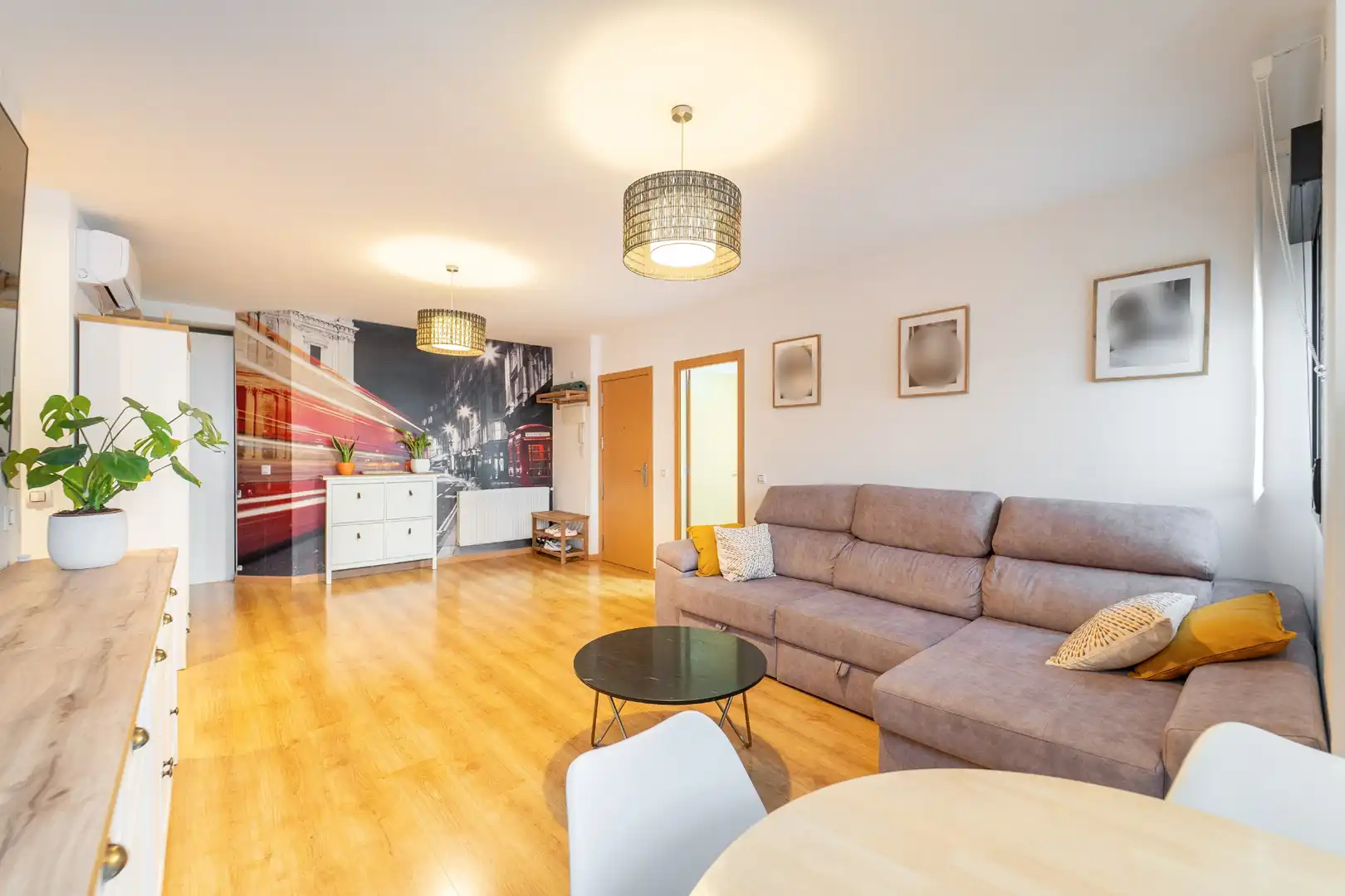 Sala de estar de Planta baja en venta en Navalcarnero con Aire acondicionado, Calefacción y Trastero