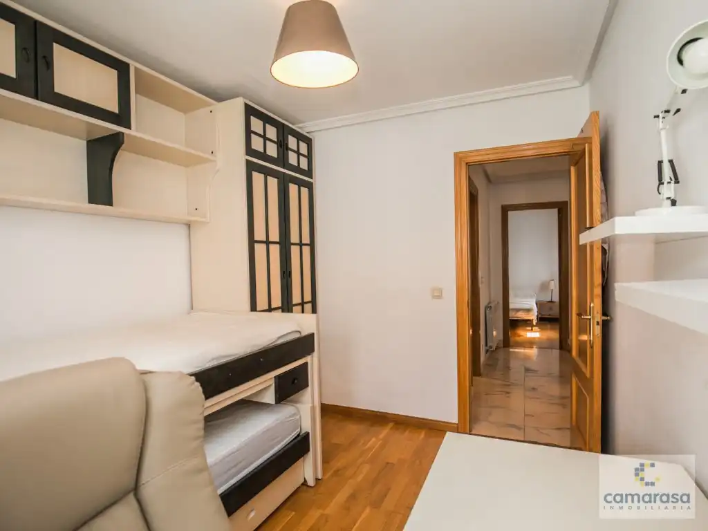 Habitación de Casa adosada en venta en Ávila