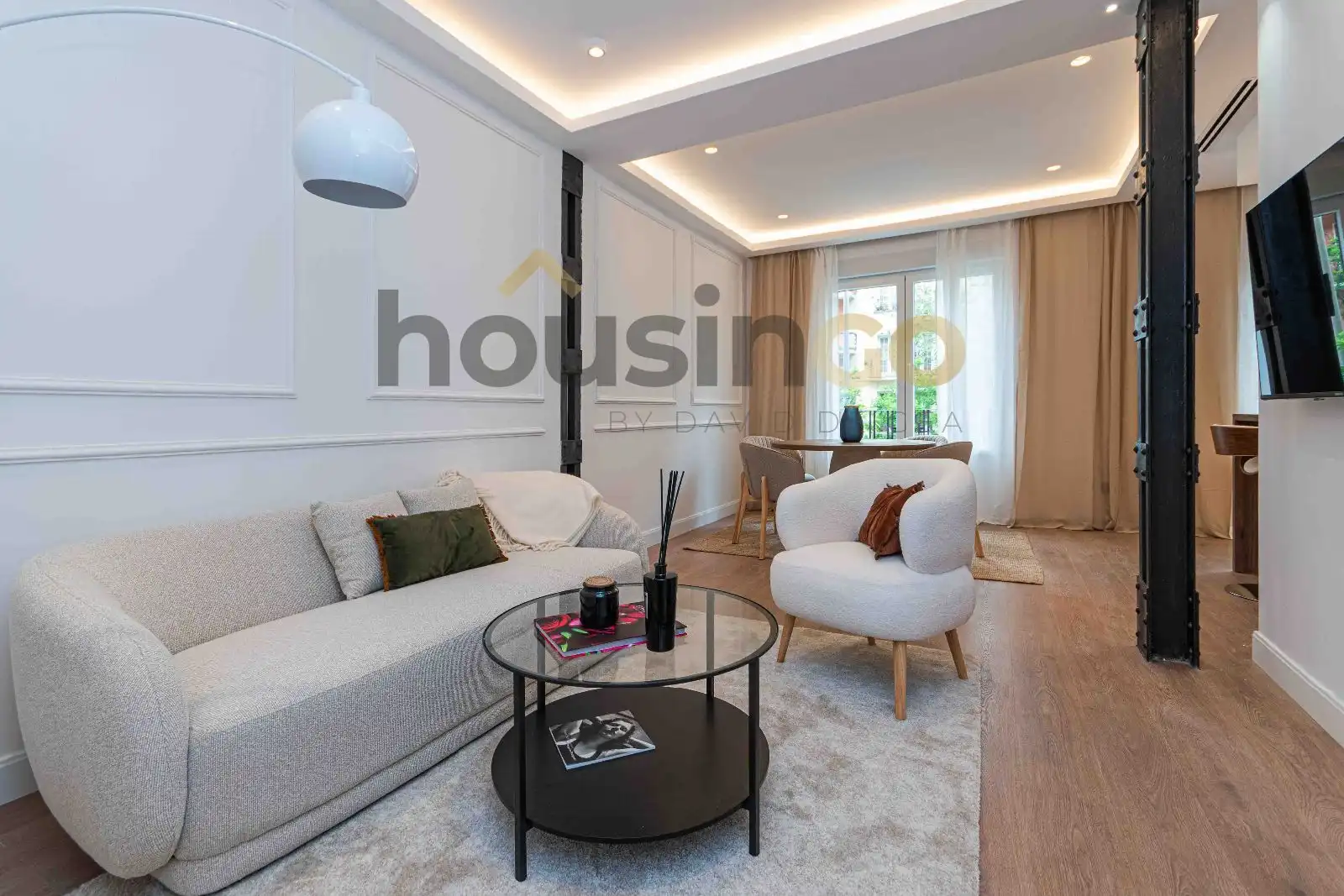 Living room of Flat for sale in  Madrid Capital  with Air Conditioner, Heating and Parquet flooring