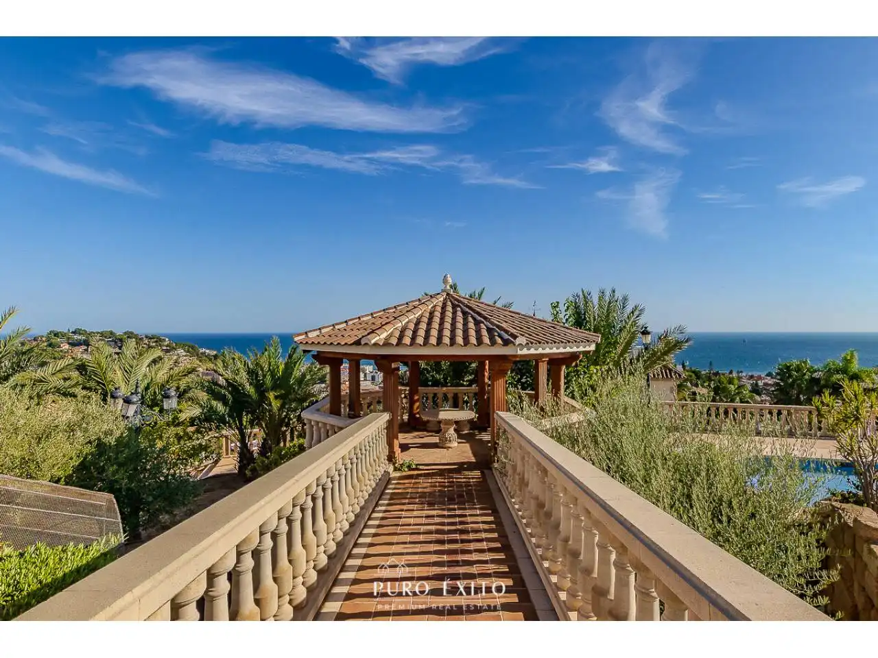 Terrassa de Casa o xalet en venda en Málaga amb Aire condicionat, Calefacció i Jardí privat