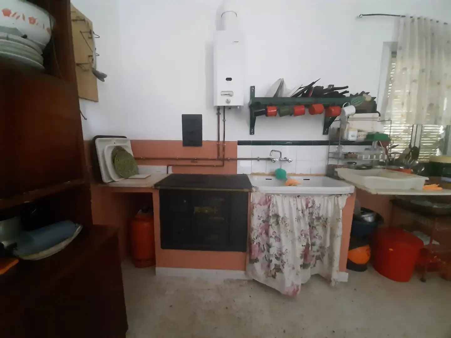 Cuina de Casa o xalet en venda en Cáceres amb Calefacció, Jardí privat i Terrassa