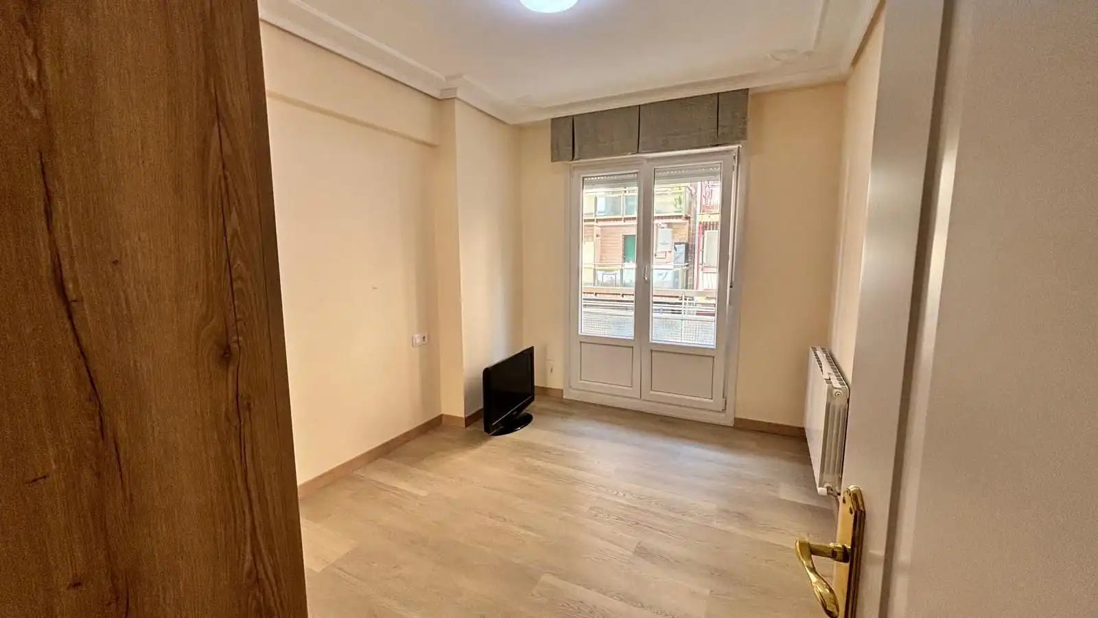Bedroom of Flat for sale in Laudio / Llodio  with Heating, Terrace and Storage room