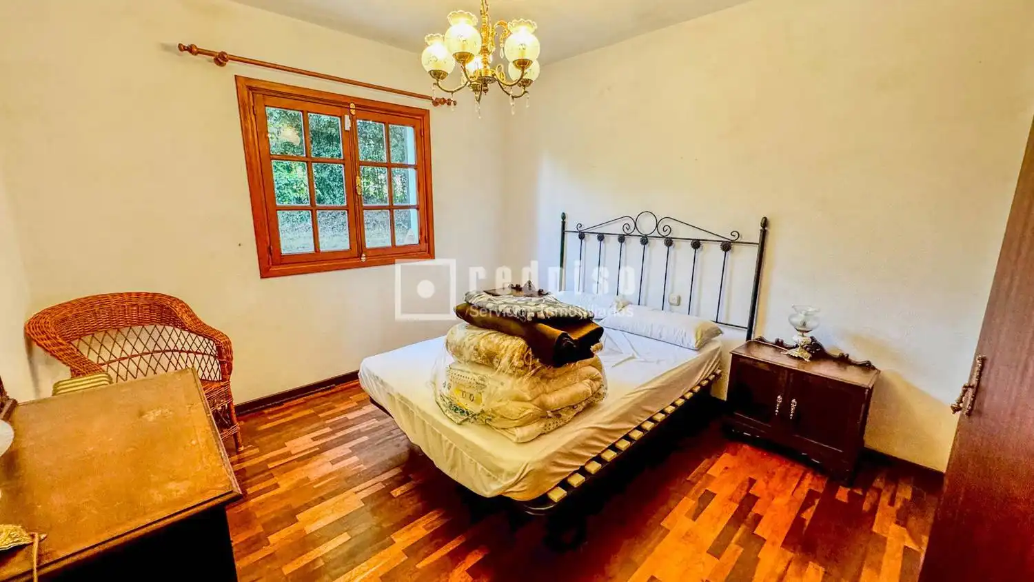 Habitación de Casa o chalet en venta en Abegondo con Parquet, Terraza y Amueblado
