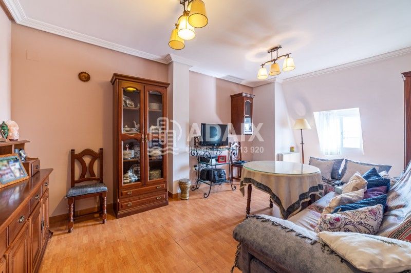 Sala d'estar de Àtic en venda en Úbeda amb Aire condicionat, Calefacció i Traster