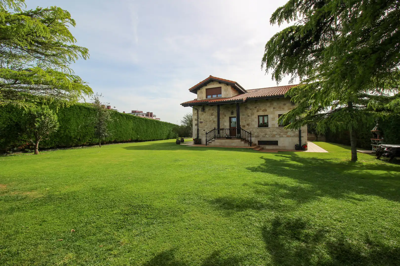 Jardín de Casa o chalet en venta en Santa Cruz de Bezana con Calefacción, Jardín privado y Terraza