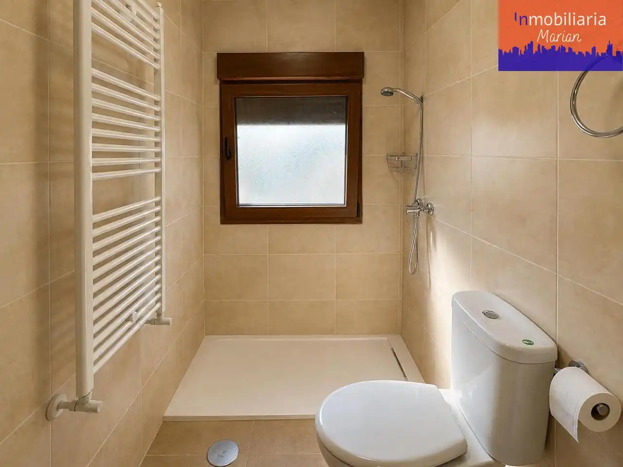 Baño de Casa o chalet en venta en Aranda de Duero con Calefacción, Jardín privado y Piscina