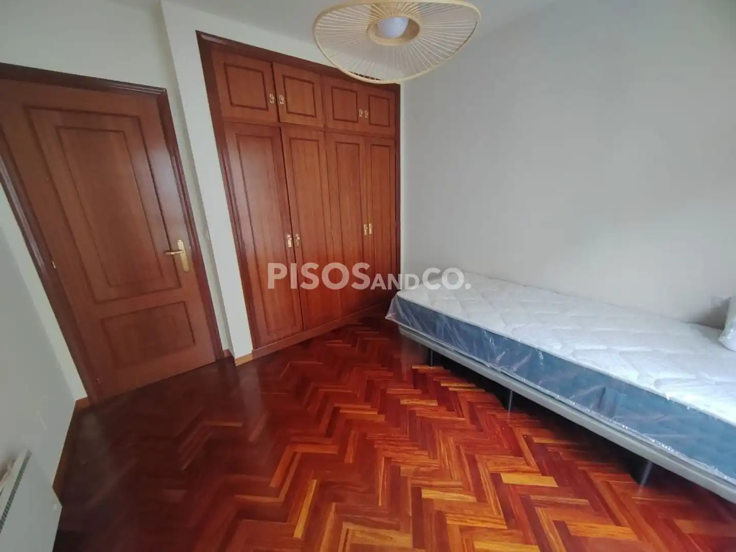 Piso de alquiler en Calle Francisco Vales Villamarín, Los Castros - Castrillón