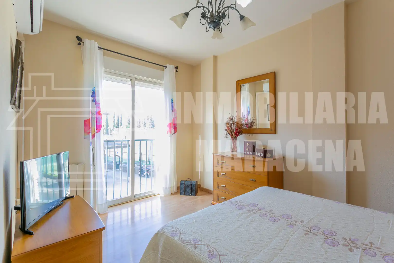 Bedroom of Houses for sale in Granada  with Air Conditioner, Heating and Parquet flooring