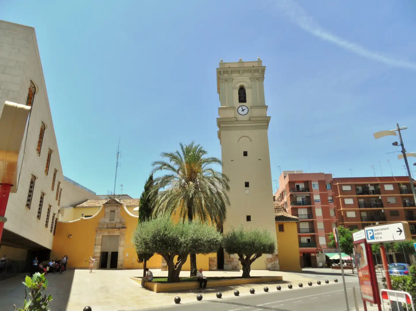Vista exterior de Planta baja en venta en Alaquàs con Aire acondicionado, Calefacción y Terraza