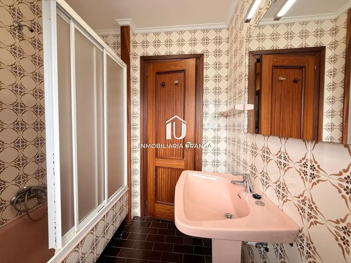 Baño de Piso en venta en Laredo con Calefacción, Terraza y Trastero