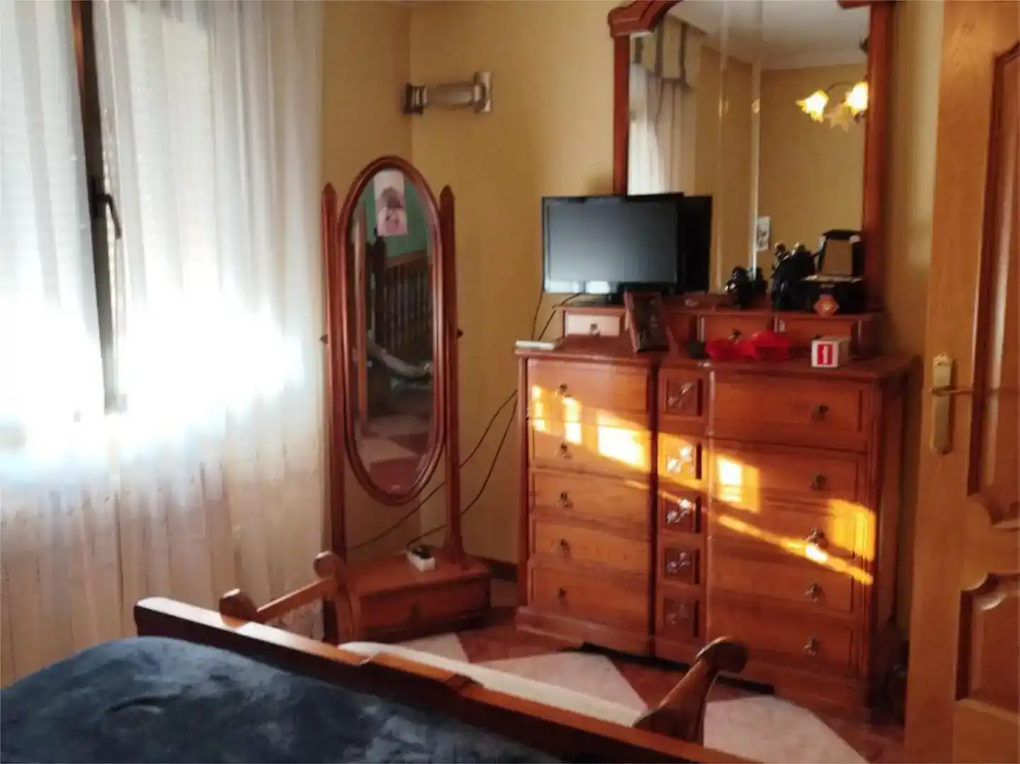 Dormitori de Casa adosada en venda en Coria amb Aire condicionat i Balcó