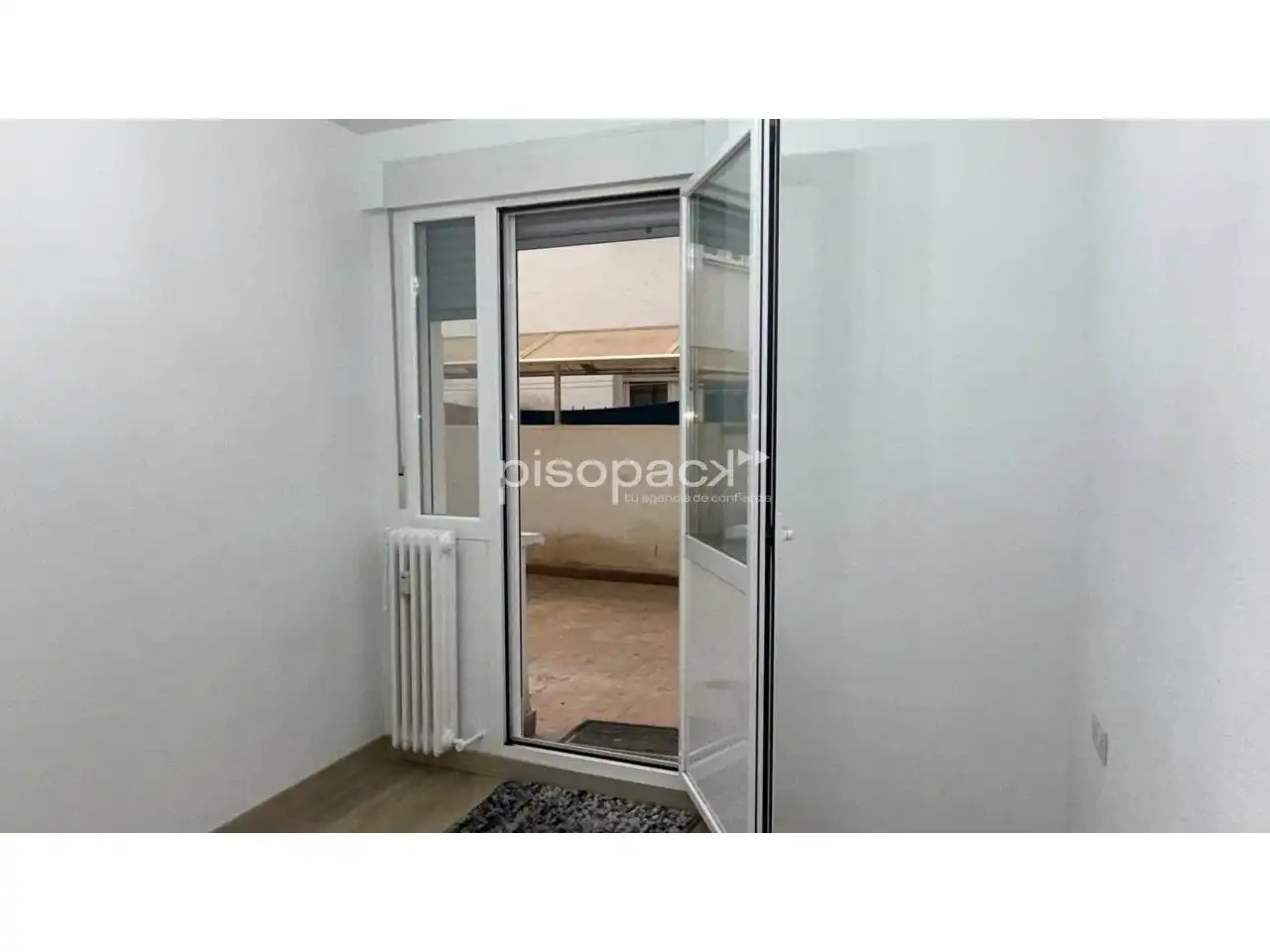 Bedroom of Flat for sale in  Pamplona / Iruña  with Heating, Parquet flooring and Terrace