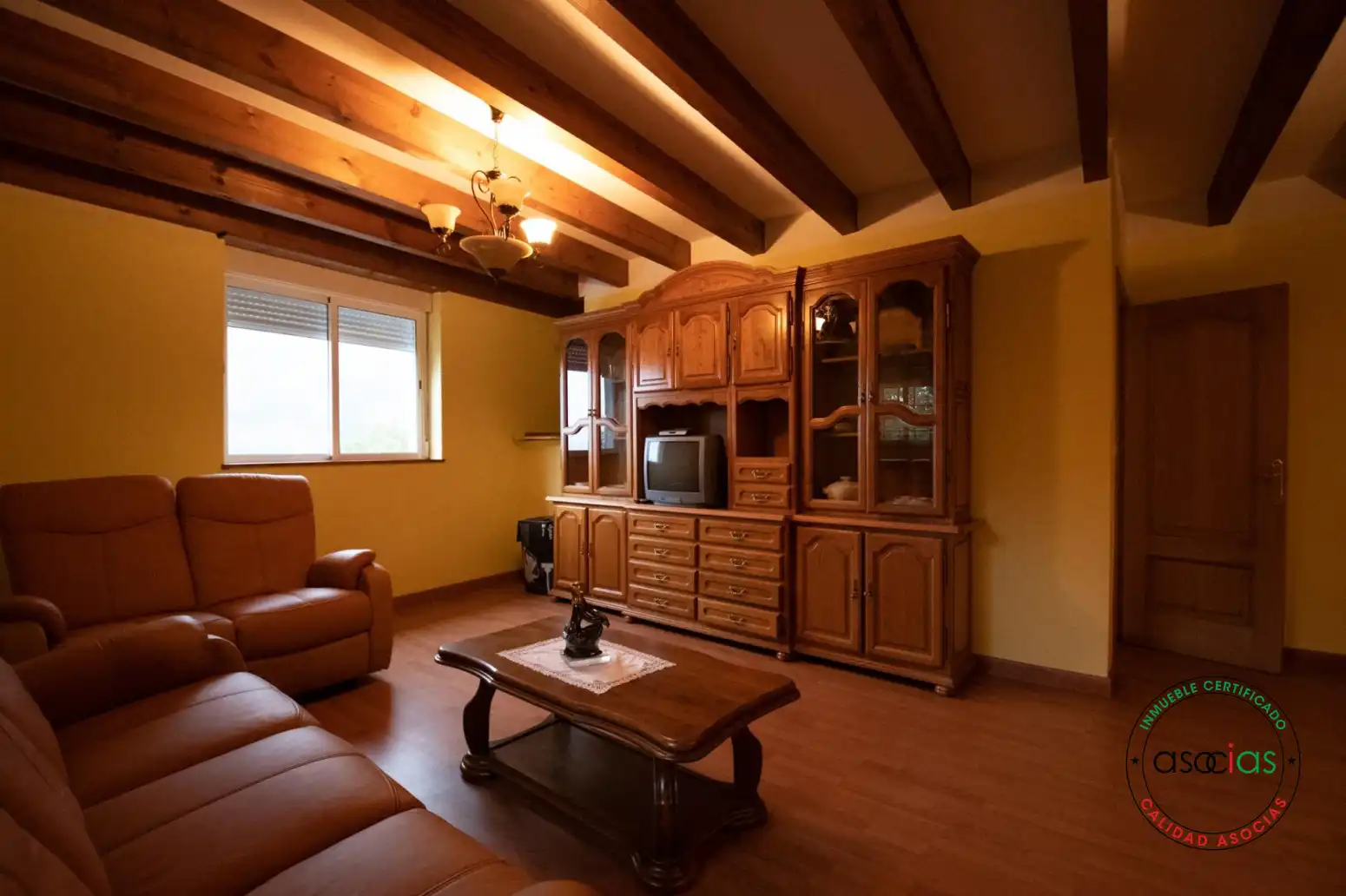 Sala d'estar de Casa o xalet en venda en Cabranes amb Calefacció, Jardí privat i Parquet
