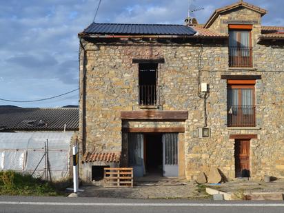 Außenansicht von Haus oder Chalet zum verkauf in Santa Cilia mit Privatgarten