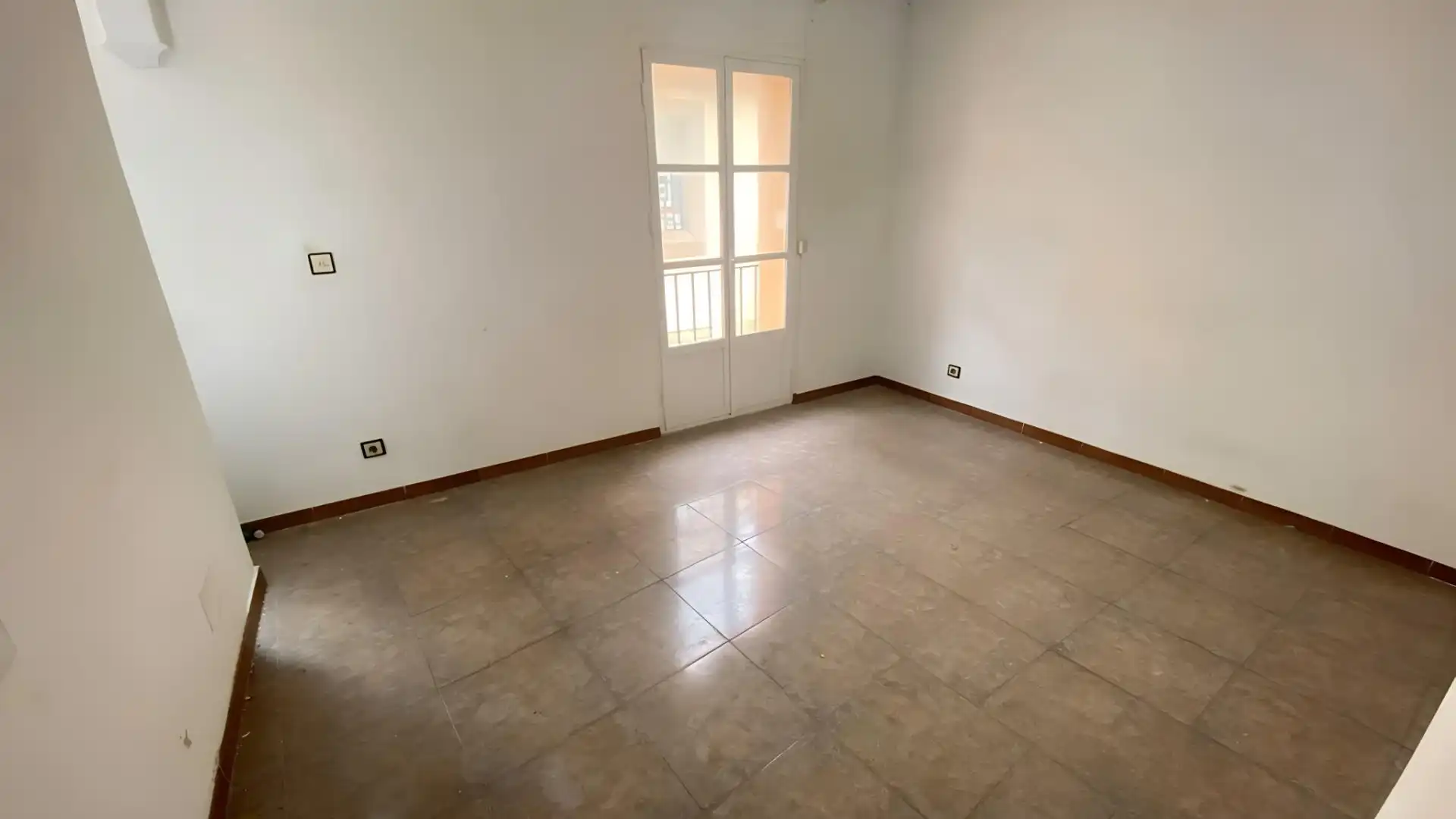 Piso en venta en  Cádiz Capital con Balcón