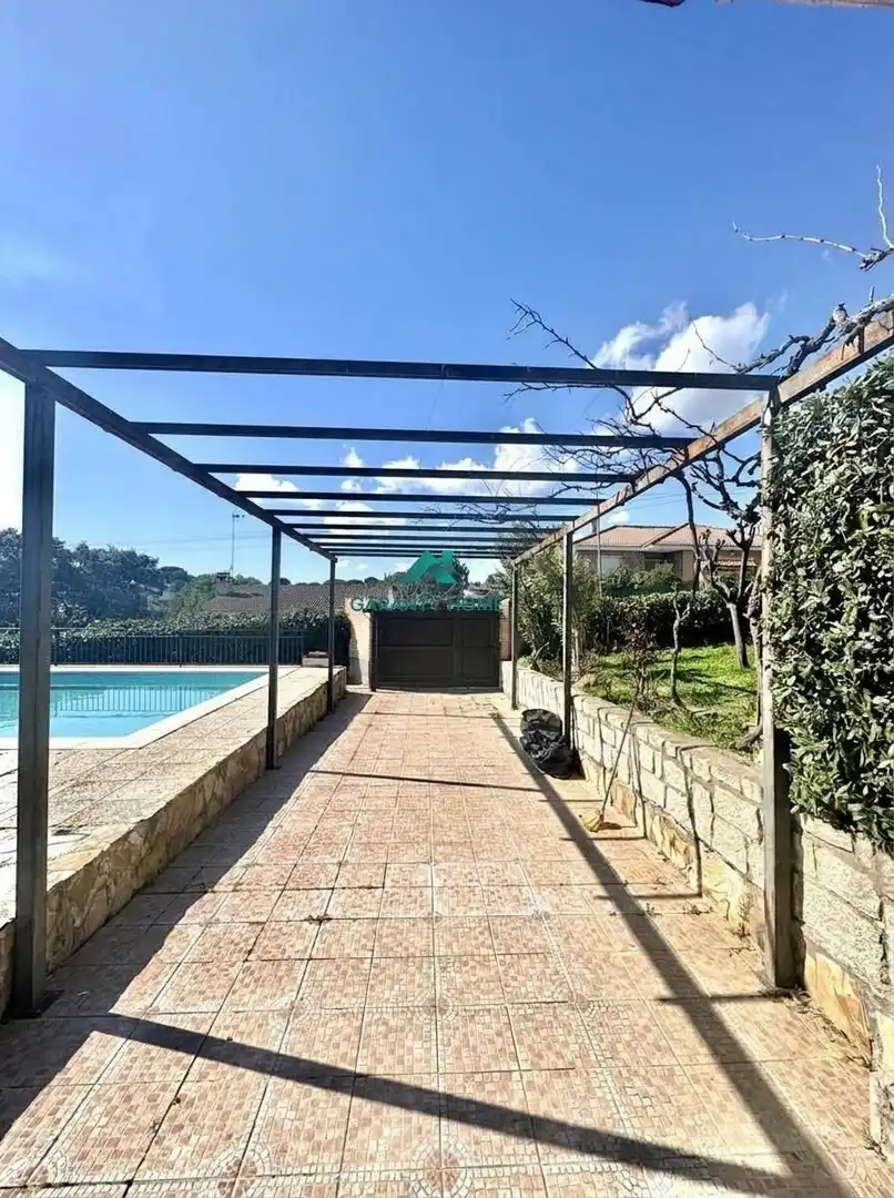 Swimming pool of Houses for sale in Villa del Prado