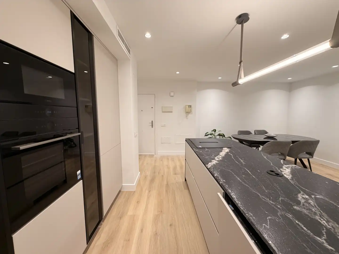 Apartament amb piscina en venda a Nueva Andalucía, imagen 4