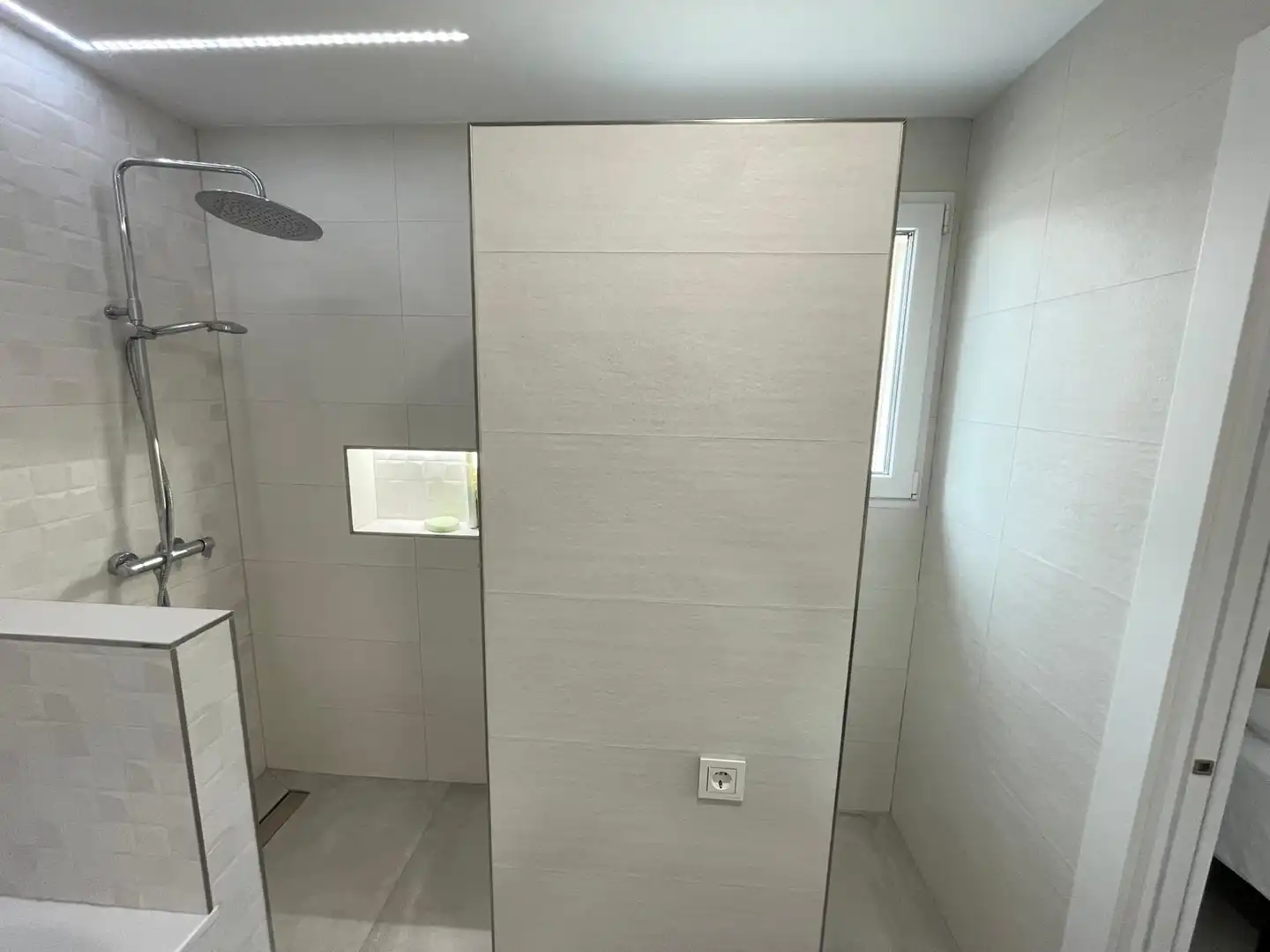Bathroom of Houses for rent in Elche / Elx  with Air Conditioner, Heating and Private garden