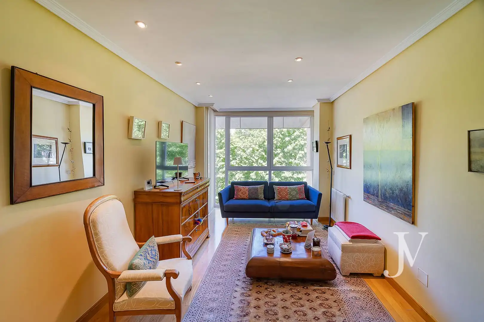 Living room of Flat for sale in Majadahonda  with Air Conditioner, Heating and Storage room
