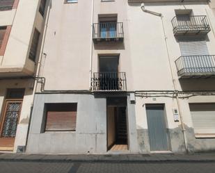 Vista exterior de Casa adosada en venda en Sant Mateu amb Terrassa