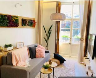 Living room of Study to share in  Valencia Capital  with Air Conditioner and Terrace