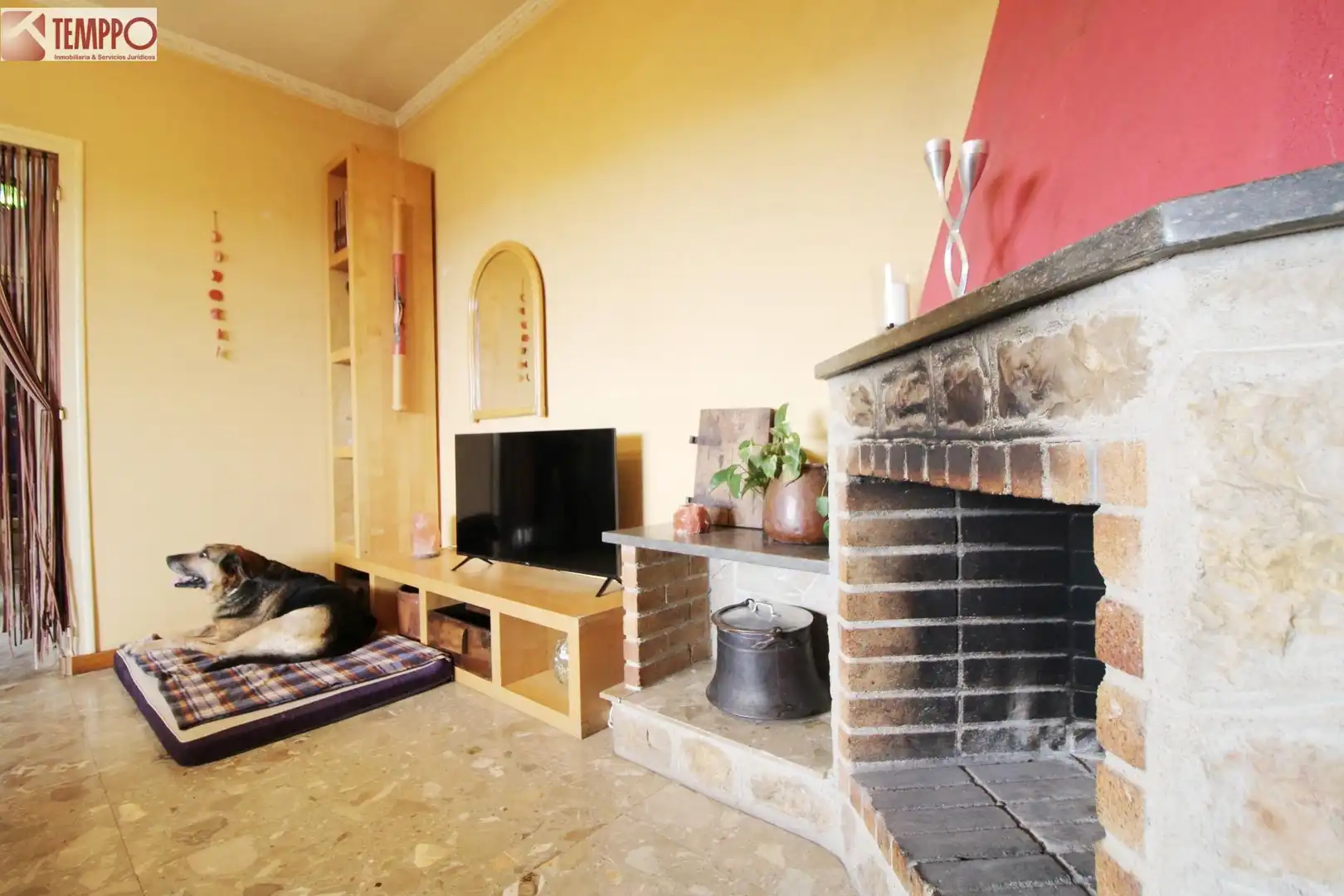 Sala d'estar de Casa o xalet en venda en La Bisbal del Penedès amb Calefacció, Jardí privat i Terrassa