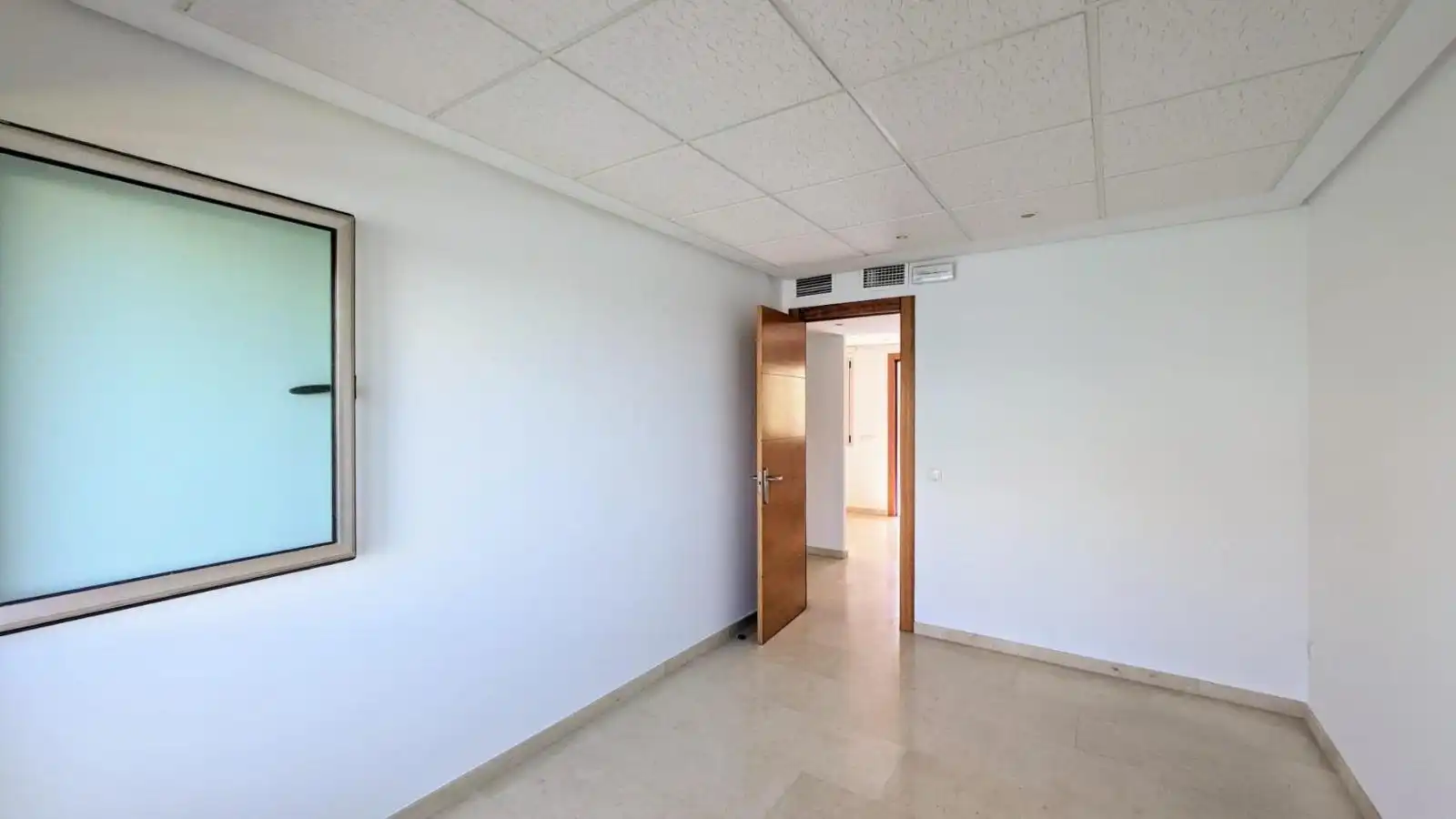 Büro zur Miete in Playa de los Boliches