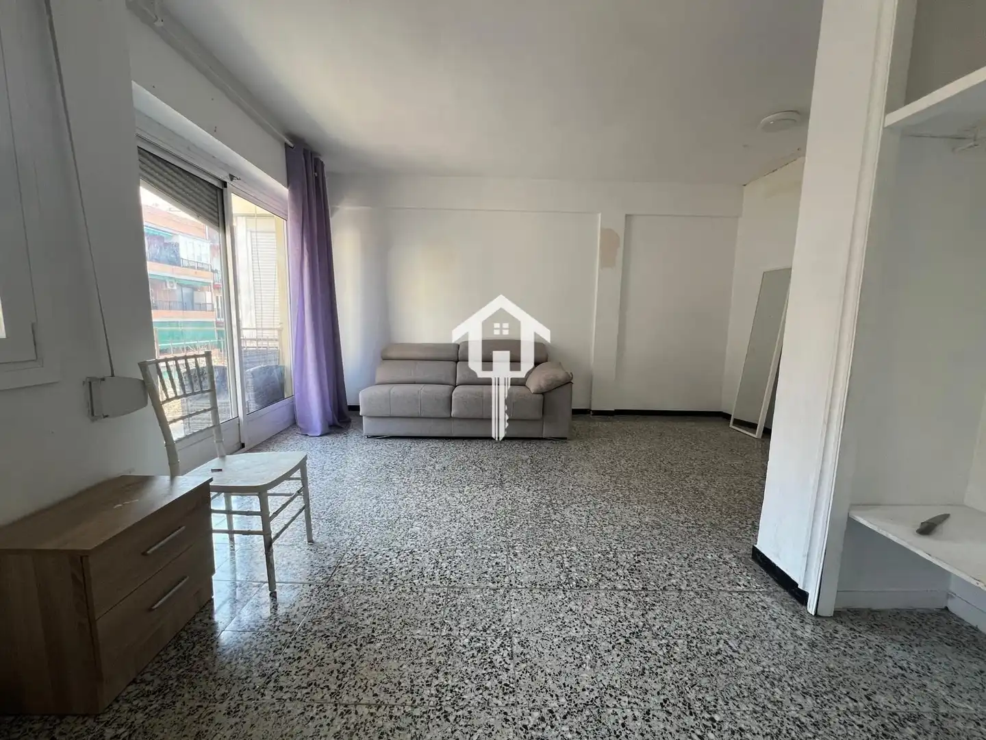 Sala de estar de Piso en venta en Alicante / Alacant con Amueblado y Balcón