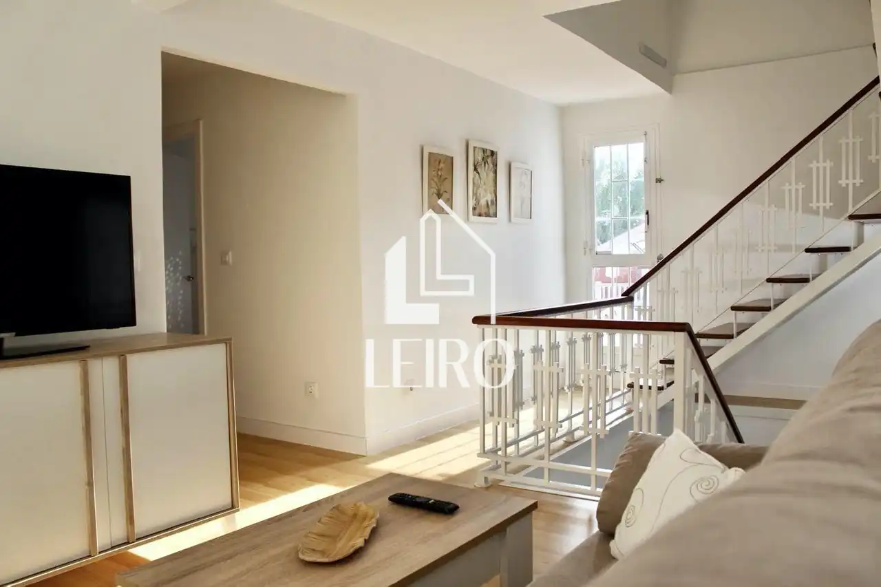 Living room of Houses for sale in Vilanova de Arousa  with Terrace and Furnished