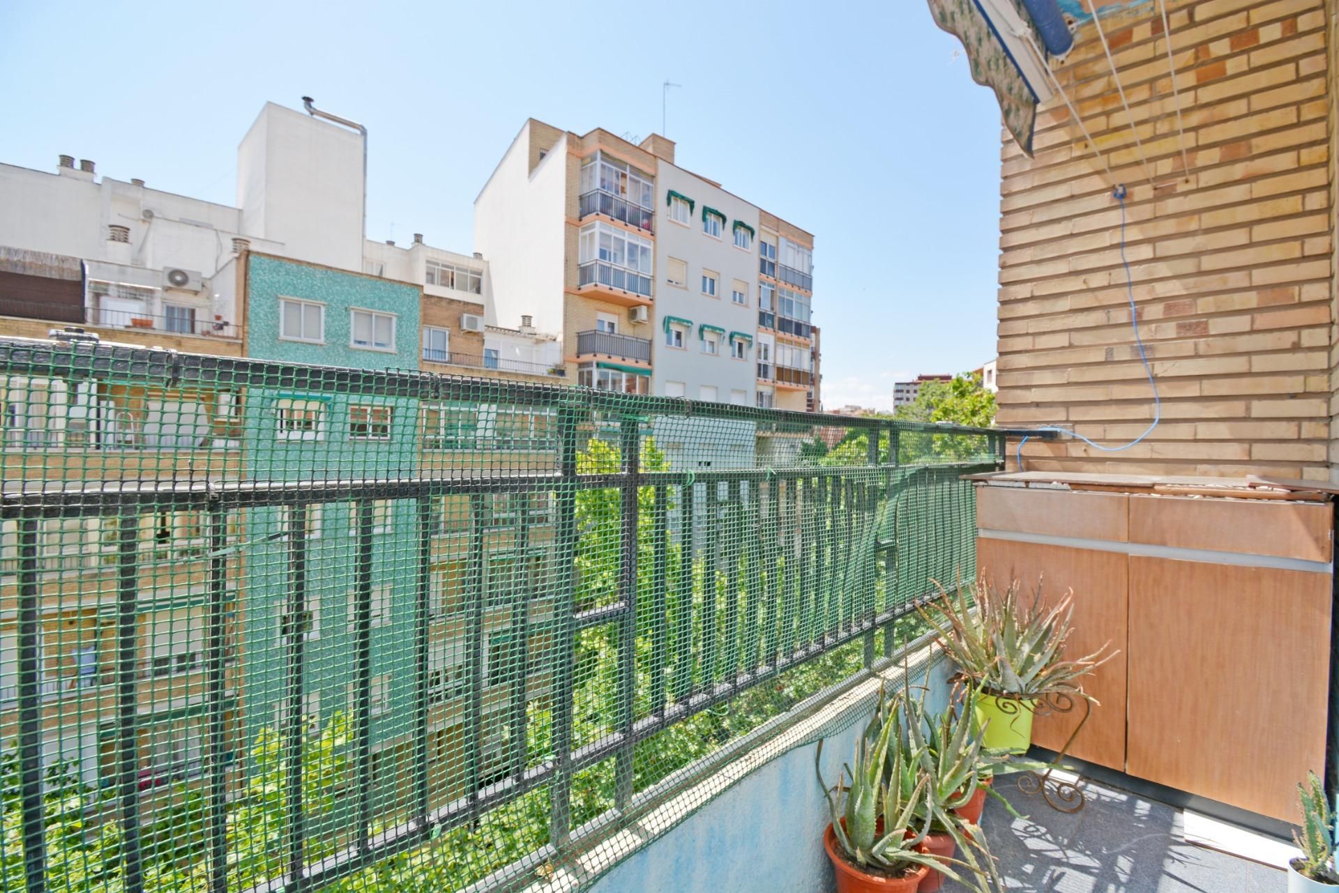 Exterior view of Flat for sale in  Zaragoza Capital  with Air Conditioner, Heating and Terrace