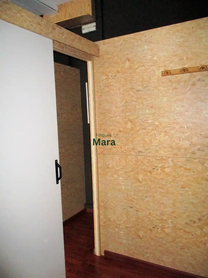 Habitación de Oficina en venta en Sant Boi de Llobregat con Aire acondicionado