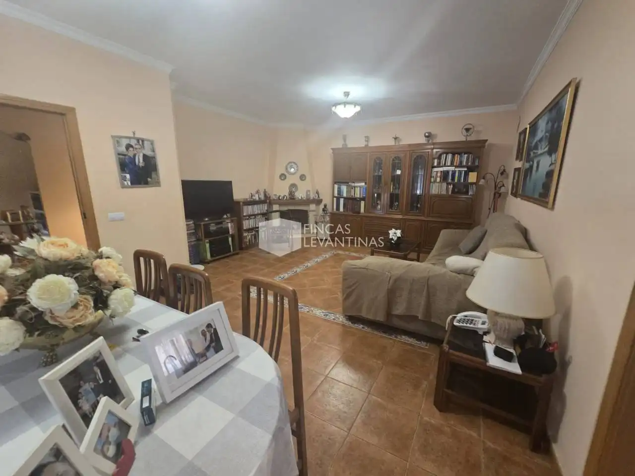 Sala d'estar de Casa o xalet en venda en Alicante / Alacant amb Jardí privat, Terrassa i Piscina