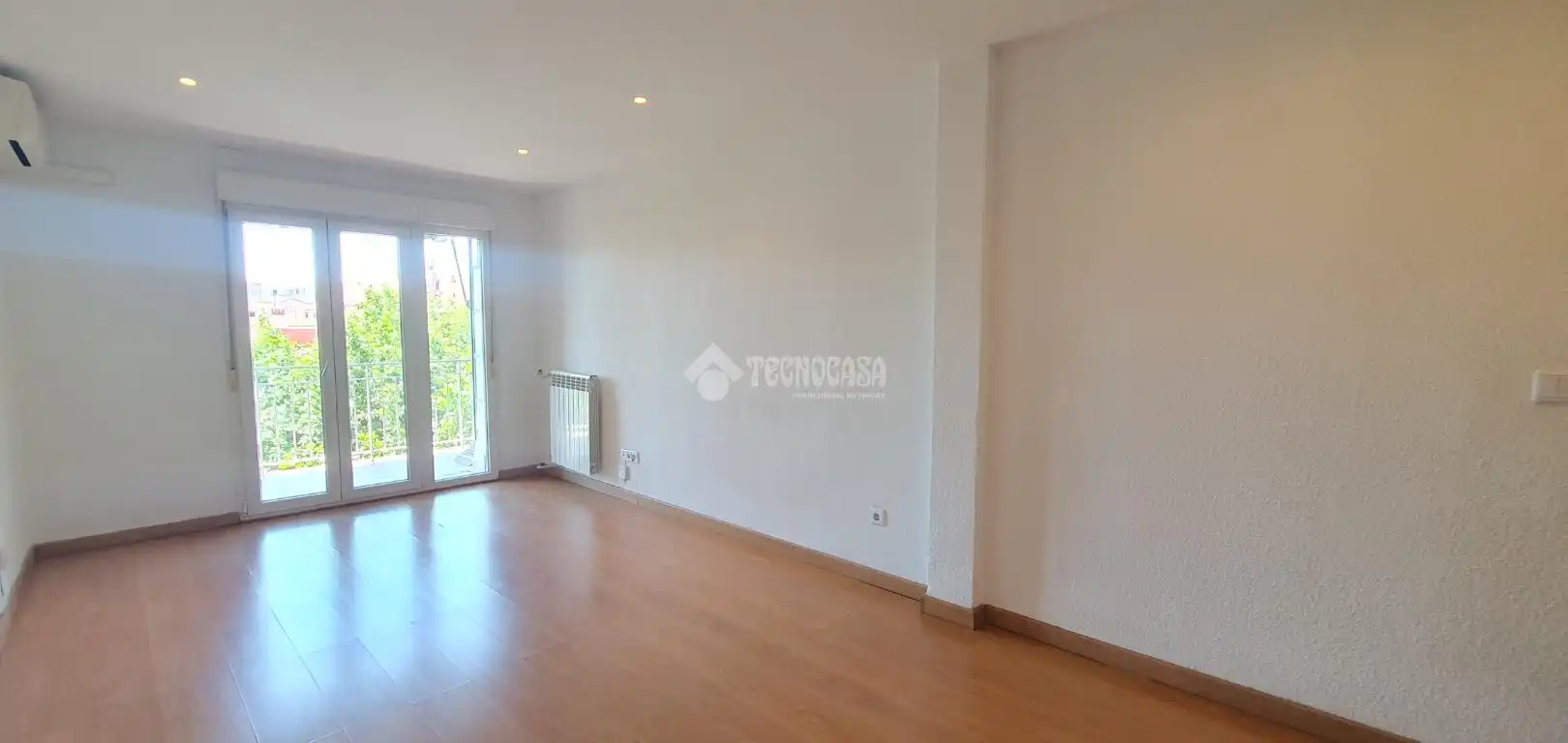 Wohnzimmer von Wohnung zum Verkauf in Madrid mit Klimaanlage, Heizung und Terrasse