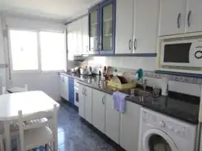 Küche von Wohnung zur Miete in Gijón  mit Heizung, Parkett und Möbliert