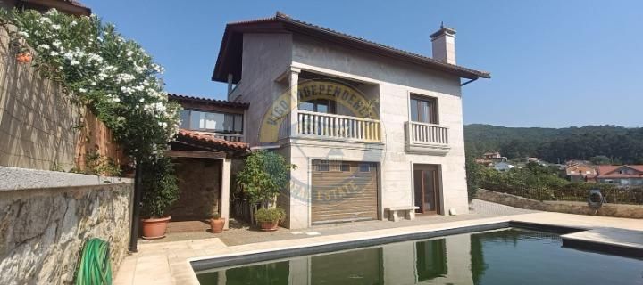 Vista exterior de Casa o chalet en venta en O Rosal   con Calefacción, Trastero y Piscina