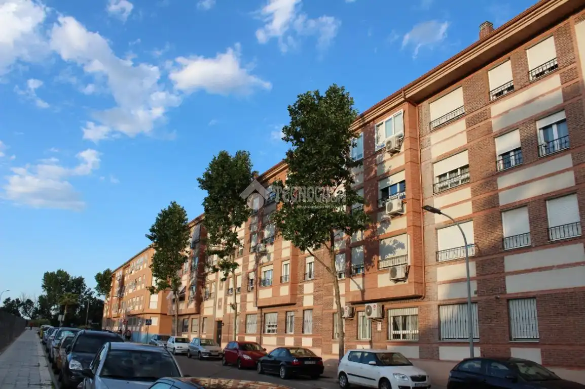 Vista exterior de Pis en venda en Azuqueca de Henares amb Aire condicionat, Calefacció i Traster