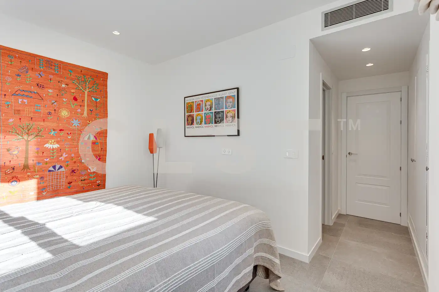 Schlafzimmer von Dachboden zur Miete in Barcelona mit Klimaanlage, Heizung und Terrasse