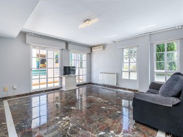 Piso con ascensor en venta en Genil