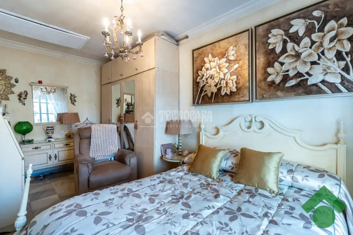 Schlafzimmer von Haus oder Chalet zum Verkauf in Albolote mit Privatgarten, Terrasse und Schwimmbad