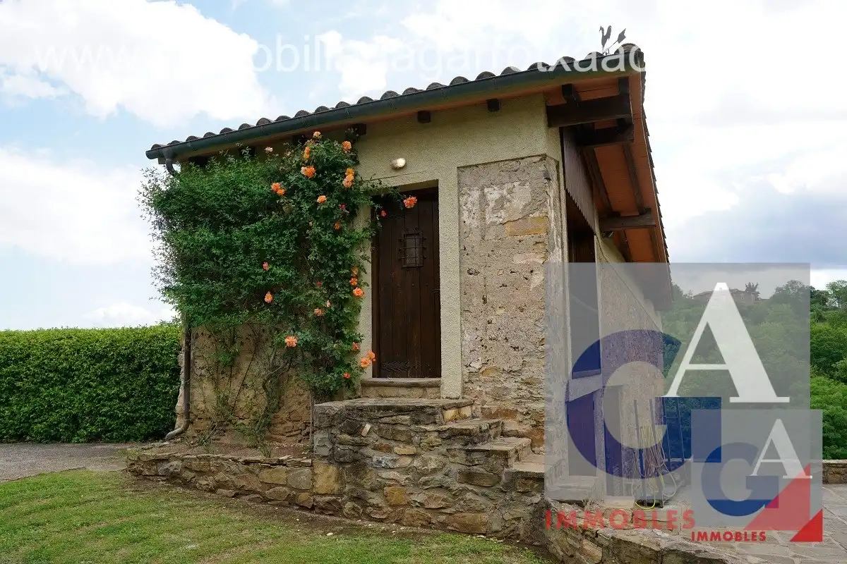 Casa rústica amb terrassa en venda a Sant Joan Les Fonts, imagen 44