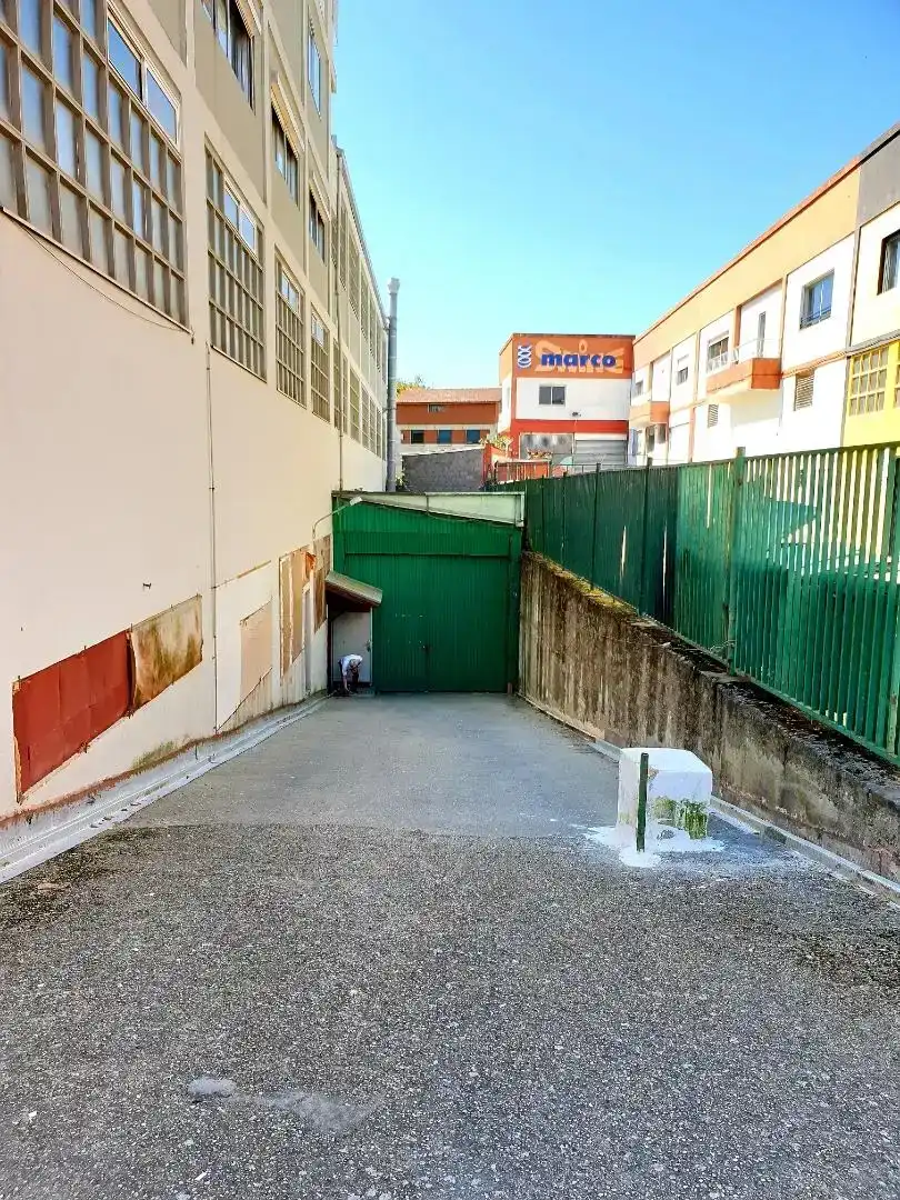 Aparcament de Nau industrial de lloguer en Vigo 